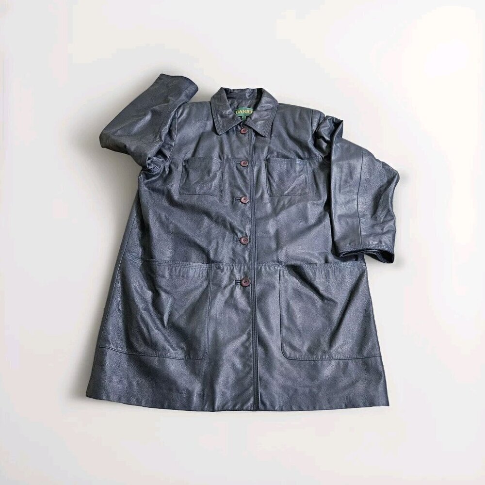 Danier Jacket Womens L Eggplant Purple Leather Pockets Buttons Lined Classic - Picture 9 of 16